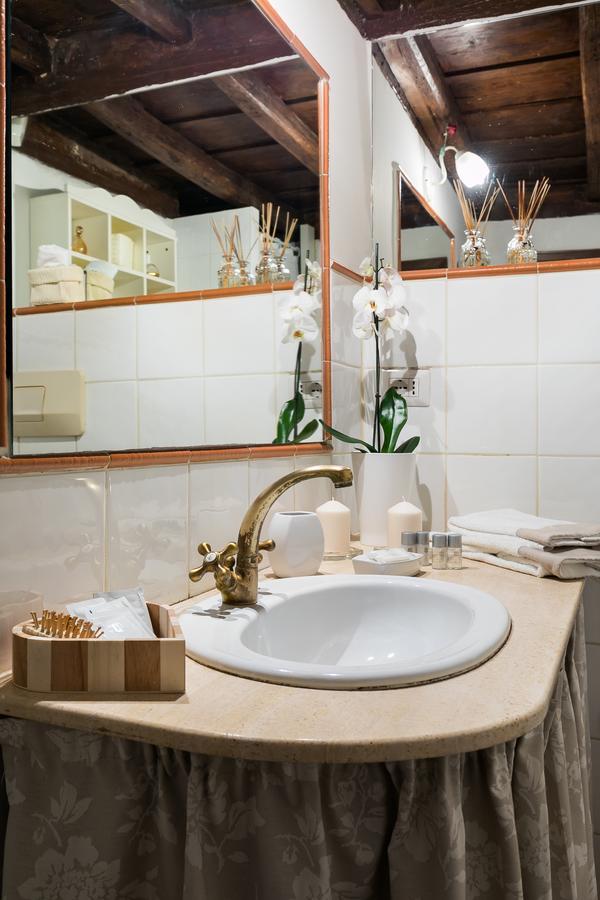 Trastevere - Mantellate Home-ospedale Bambin Gesù * Rome