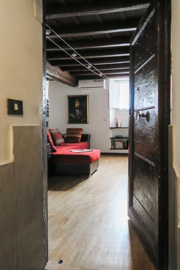 Trastevere - Mantellate Home-ospedale Bambin Gesù * Rome